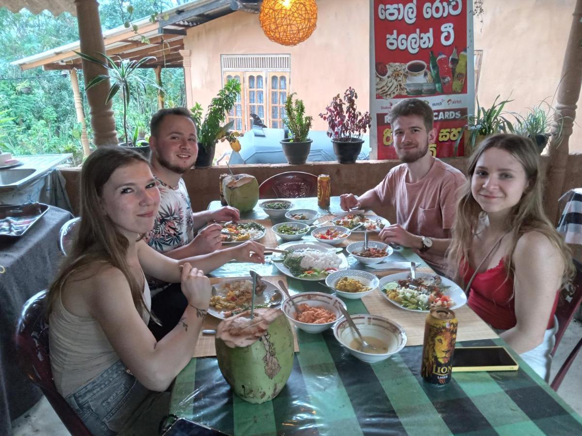 Kasun Hotel Koslanda Ngoại thất bức ảnh